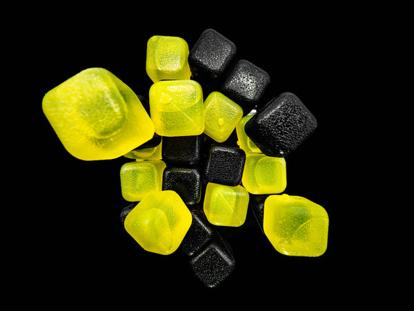 CUBED ICE-Black-Yellow-10lb Bag